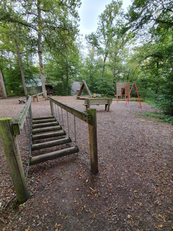 Boshuisje Durbuy Met Zwembad Op Het Park Екстер'єр фото